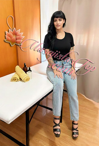 Masajista Candela Masajes Relax en Microcentro Caba Masajistas Buenos Aires Argentina Masajes Candela Masajista en Microcentro. Masajes relajantes y descontracturantes los cuales combinan suavidad, calidez y un toque de misterio. Cada sesión está pensada para reconectarte con tu cuerpo, sin prisa y sin juicios. Relájate. Respira. Siente. Servicio de ducha. Reserva de turnos. Masajistas en Microcentro Caba Buenos Aires Argentina Masajes Masajistas Top