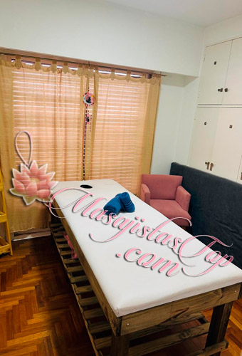 Masajista Karen Masajes Relax en Belgrano Caba Masajistas Buenos Aires Argentina Masajes Karen Masajista en Belgrano. Brindo masajes reales, a lo largo de todo tu cuerpo. Son masajes integrales entre descontracturantes, relajantes y sedativos. Te recibo en mi espacio y también en domicilios y hoteles de turismo. Servicio de ducha y seguridad las 24hs. Te ofrezco pasar un lindo momento. Reserva de turnos. Masajista en Belgrano Caba Buenos Aires Argentina Masajes Masajistas Top