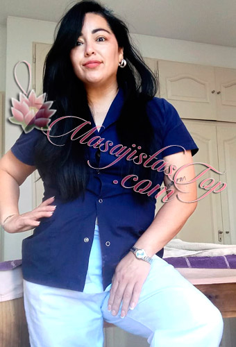 Masajista Marianela Masajes Relax en Flores Caba Buenos Aires Argentina Marianela Masajista en Flores. Un refugio secreto para dejarse sentir y relajar al 100%. Te espero para una experiencia dónde el relax se mezcla con la calma interior. No solo es un masaje, es un recorrido lento, profundo y envolvente, que despierta la piel, la respiración y los sentidos. Contás con un ambiente privado, cálido y absolutamente discreto, pensado para que te relajes sin apuros. Higiene impecable y ducha incluida. Por qué tu momento se disfruta con calma. Turnos de 1 hora y 1/2 hora. Deja que tus tensiones se rindan, yo me encargo de lo demás. Atención a ambos sexos. Reserva de turnos. Masajistas en zona Flores Caba Buenos Aires Argentina Masajes Masajistas Top.