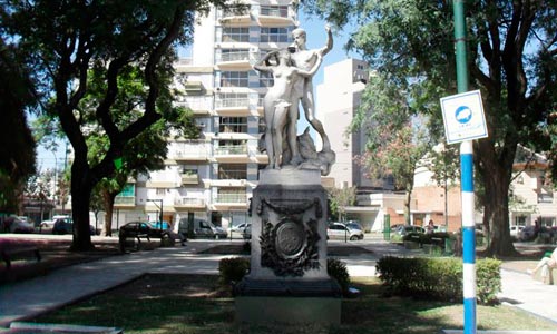 plaza-ejercito-de-los-andes-villa-luro-masajistas-en-villa-luro