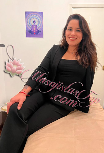 Mariel Masajista Terapéutica en Palermo. Brindo masajes descontracturantes, relajantes y sedativos en un ambiente completamente armonioso y sumamente discreto. Espacio tranquilo y ambientado para tu mejor confort y relax. Servicio de ducha. Atención ambos sexos. Únicamente con reserva de turnos. Atención ambos sexos. Reserva de turnos. Masajes en Zona Palermo Caba Buenos Aires Argentina Masajes Masajistas Top