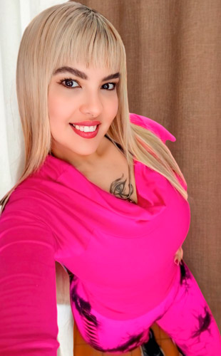 Briana Masajista en Belgrano. Masaje relajante, descontracturante que combina técnicas de masaje Thai (estiramientos y masaje Hawaiano antebrazos y codos). Masaje Deportivo y energizante en todas las áreas del cuerpo. Relax. También atención en Hoteles de turismo. Ambiente agradable. Servicio de ducha. Reserva previa de turnos. Masajistas en Belgrano Caba Buenos Aires Argentina Masajes Masajistas Top