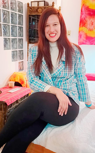 Katy Masajista en Flores Masajista Terapéutica, mi atención es en camilla. Te brindo la mejor sesión de Masajes descontracturantes, relajantes y antiestrés. Shiatsu. Tui-na es para equilibrar el QI y eleva la energía vital. Reflexivos Podal. Balines. Californiano. Aceites Aromáticos. Piedras Calientes. Date un mimo un momento de Relax a puro placer para desconectar de las tensiones diarias. Masaje Holístico para una perfecta salud física y emocional. Consultorio particular confortable. Servicio de ducha. Reserva de Turnos. Masajistas en zona Flores Caba Buenos Aires Argentina Masajes Masajistas Top