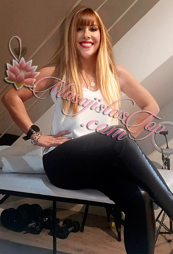 Vivi Masajista en Nuñez. Masajes descontracturantes, relajantes, energizantes y sedativos en todo el cuerpo. Masajes para deportistas. Mango rotador y codo de tenista. Reflexología facial elimina marcas de imperfección y también plantal y de manos. Te recibo en mi consultorio con privacidad y protocolo de seguridad e higiene. También atención en hoteles de turismo. Frigobar. Ambiente climatizado. Los masajes son sobre camilla. Me reservo solamente para pacientes Educados. Atención ambos sexos. Reserva de turnos. Masajistas en zona Nuñez Caba Buenos Aires Argentina Masajes Masajistas Top