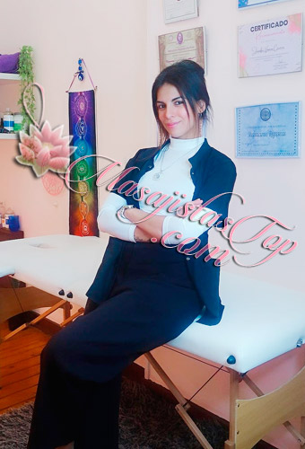 Jeny Masajista en Recoleta. Masajes terapéuticos, relajantes, descontracturantes, holísticos, deportivo, cráneo facial. Masaje con Reiki. Espacio climatizado, atención sobre camilla. Atención ambos sexos. Reserva de turnos. Masajistas en Recoleta Caba Buenos Aires Argentina Masajes Masajistas Top