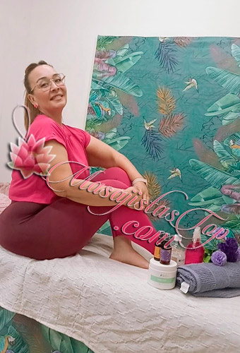 Pao Masajista en Microcentro. Te ofrezco los mejores masajes sobre camilla. Masajes relajantes, descontracturantes, sedativos. Facial. (Consulta por aparatología y depilación láser) Relax total. Musical funcional. Atención ambos sexos. Servicio de ducha. Reserva de turnos. Masajistas en Microcentro Caba Buenos Aires Argentina Masajes Masajistas Top