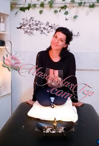 Valeria Masajista en Belgrano. Masajes te ofrezco un servicio de nivel profesional y calidad garantizada. Relájate y renueva su energía. Las técnicas varían desde shiatsu, masaje tailandés, deportivo, reflexología entre otros. También en domicilios y hoteles de turismo. Atención ambos sexos. Servicio de ducha. Reserva de turnos. Masajistas en Belgrano Caba Buenos Aires Argentina Masajes Masajistas Top