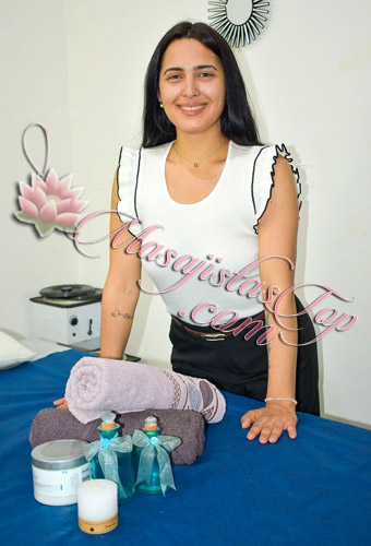 Ailen Masajista en Congreso. Tu cuerpo en equilibrio. Relajá tensiones, renová tu energía y sentite mejor. Atención personalizada. Tu bienestar es prioridad. Ofrezco masajes relajantes y descontracturantes, con la opción de piedras calientes, en un ambiente climatizado, cuidado y preparado para tu bienestar. Servicio de ducha, música suave y aromaterapia para una experiencia completa. También atención en hoteles de turismo. Atención ambos sexos. Reserva tu turno y regálate un momento para vos. Masajista en Congreso Caba Buenos Aires Argentina Masajes Masajistas Top