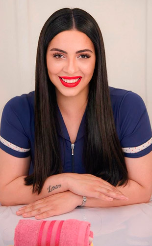 Chiara Masajista en Recoleta. Realizo masajes descontracturantes, relajantes y sedativos en camilla o tatami. Te recibo en mi espacio con ambiente climatizado y servicio de ducha. Atención ambos sexos. Servicio de ducha. Reserva de turnos. Masajistas en Microcentro Caba Buenos Aires Argentina Masajes Masajistas Top