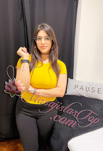 Rocio Masajista Matriculada en Microcentro. Terapeuta Matriculada. Mi especialidad son los masajes descontracturantes, relajantes, deportivos y antiestrés acompañados de elongación, culminando con un masaje muy relax. Trabajo sobre camilla o tatami. Tengo mi consultorio con todas las medidas de seguridad, higiene y privacidad. Brindo servicio de ducha, música relajante y ambiente climatizado. Solo atiendo en mi consultorio. Reserva de turnos. Masajes relax en Microcentro Caba Buenos Aires Argentina Masajes Masajistas Top