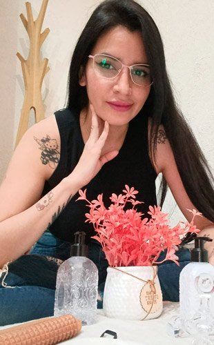 Alma en Microcentro. Realizo masajes relajantes, descontracturantes y super sedativos. Para finalizar, hago uso de mi experiencia, mi objetivo? llevarte a una paz jamás imaginada, para que logres vivenciar una experiencia única, a nivel terapéutico. Tengo un trato muy cálido y dulce. Trabajo en mi espléndido espacio en forma independiente, cuento con todas la comodidades y brindo absoluta discreción. También atención en domicilios y hoteles de turismo. Ofrezco servicio de ducha. Atiendo a ambos sexos. Reserva de turnos. Masajistas en Microcentro Caba Buenos Aires Argentina Masajes Masajistas Top