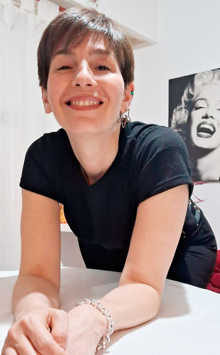 Sofy Masajista en Belgrano Masajes relajantes, descontracturantes, sedativos y antiestrés. Atención en mi espacio particular con ambiente climatizado y ambientado para tu mejor relax. También atención en domicilio y hoteles de turismo. Servicio de ducha. Reserva de turnos. Masajistas en Belgrano Caba Buenos Aires Argentina Masajes Masajistas Top