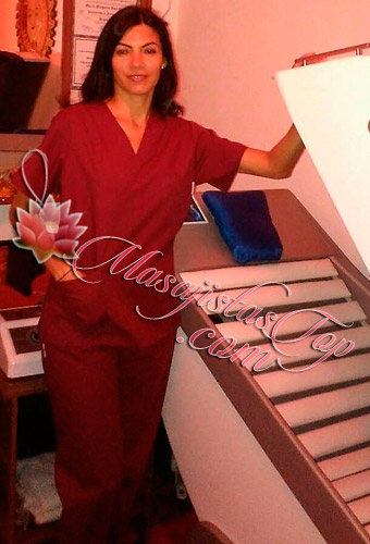 Amary profesional terapéutica. Ofrezco un servicios de técnicas corporales descontracturantes, relajantes. Terapia con Ventosas. Reflexología y Ozono Terapia. Te recibo en mi Consultorio particular. Servicio de ducha. Reserva de turnos. Masajista en Belgrano Caba Buenos Aires Argentina Masajes Masajistas Top