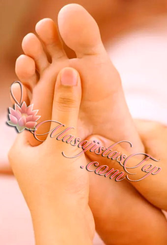 Amary profesional terapéutica. Ofrezco un servicios de técnicas corporales descontracturantes, relajantes. Terapia con Ventosas. Reflexología y Ozono Terapia. Te recibo en mi Consultorio particular. Servicio de ducha. Reserva de turnos. Masajista en Belgrano Caba Buenos Aires Argentina Masajes Masajistas Top