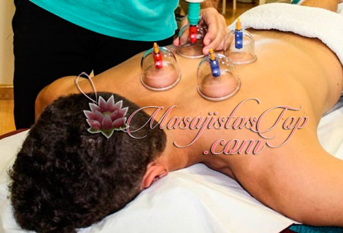 Amary profesional terapéutica. Ofrezco un servicios de técnicas corporales descontracturantes, relajantes. Terapia con Ventosas. Reflexología y Ozono Terapia. Te recibo en mi Consultorio particular. Servicio de ducha. Reserva de turnos. Masajista en Belgrano Caba Buenos Aires Argentina Masajes Masajistas Top
