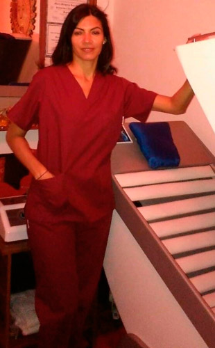 Amary profesional terapéutica. Ofrezco un servicios de técnicas corporales descontracturantes, relajantes. Terapia con Ventosas. Reflexología y Ozono Terapia. Te recibo en mi Consultorio particular. Servicio de ducha. Reserva de turnos. Masajista en Belgrano Caba Buenos Aires Argentina Masajes Masajistas Top