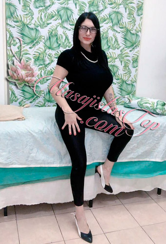 Carina Masajista en Microcentro. Soy profesional matriculada independiente. Estás agotado estresado física y mentalmente, yo puedo cambiar eso, mis sesiones te van a conducir a un bienestar total. Los realizó sobre camilla. Utilizo diversas técnicas, entre las que destaco relajantes, descontracturantes y sedativos, estimulando puntos claves que conectan con todo tu cuerpo. Mi servicio se enfoca en ofrecerte un maravilloso momento de tranquilidad. bienestar y muy buena energía, utilizo cremas neutras. No dejes para mañana el maravilloso masaje que puedes recibir hoy. Si quieres saber más de otras terapias envíame un mensaje y te cuento. Servicio de ducha, música relajante, seriedad y discreción. Reserva de turnos. Masajistas en Tribunales Caba Buenos Aires Argentina Masajes. Masajistas Top