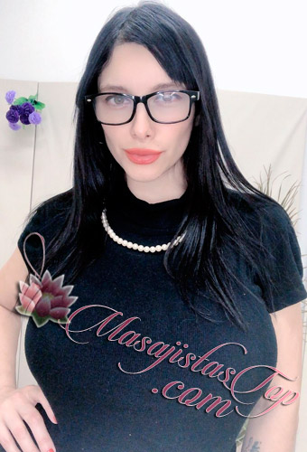 Carina Masajista en Microcentro. Soy profesional matriculada independiente. Estás agotado estresado física y mentalmente, yo puedo cambiar eso, mis sesiones te van a conducir a un bienestar total. Los realizó sobre camilla. Utilizo diversas técnicas, entre las que destaco relajantes, descontracturantes y sedativos, estimulando puntos claves que conectan con todo tu cuerpo. Mi servicio se enfoca en ofrecerte un maravilloso momento de tranquilidad. bienestar y muy buena energía, utilizo cremas neutras. No dejes para mañana el maravilloso masaje que puedes recibir hoy. Si quieres saber más de otras terapias envíame un mensaje y te cuento. Servicio de ducha, música relajante, seriedad y discreción. Reserva de turnos. Masajistas en Tribunales Caba Buenos Aires Argentina Masajes. Masajistas Top