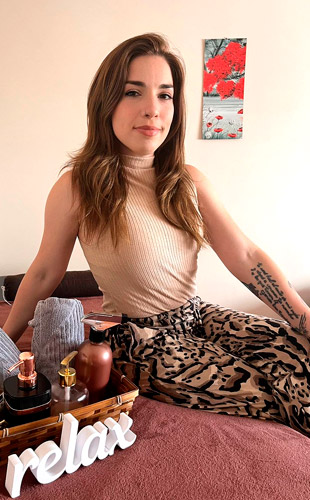 Ivana Masajista en Microcentro. Masaje descontracturante, maderoterapia, digitopresión, deportología, rehabilitación muscular, reflexología y kinesiología. Servicio de rehabilitación muscular. Consultorio con servicio de ducha, recepción y excelente ubicación. Atención ambos sexos. Reserva de turnos. Masajista en Microcentro Caba Buenos Aires Argentina Masajes Masajistas Top