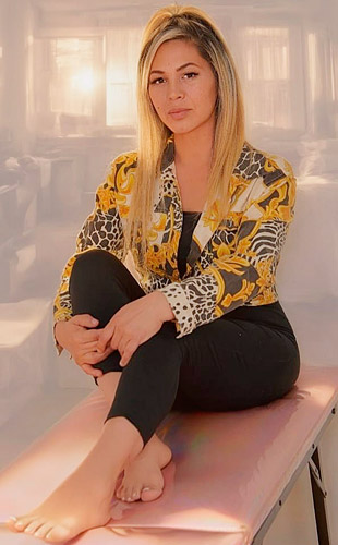 Maria Masajista en Tribunales. Hola. Mis técnicas son muy variadas: Relajantes, deportivos, sedativos, sueco, californiano, reflexología en manos y pies. Relax amplio. Consultorio cómodo y privado. También atención en hoteles de turismo y domicilios. Servicio de ducha. Atención ambos sexos. Reserva de turnos. Masajista en Tribunales Caba Buenos Aires Argentina Masajes Masajistas Top