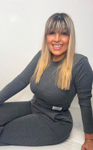 Maricela Masajista matriculada en Tribunales. Terapias alternativas. Masajes descontracturantes, relajantes. Deportivo. Aparatos, elongación. Masaje Holístico. Atención en mi consultorio, en domicilios y hoteles de turismo. Confort adecuado para que disfrutes de una linda sesión. Atención ambos sexos. Servicio de ducha. Reserva de turnos. Reserva de turnos. Masajistas en Tribunales Caba Buenos Aires Argentina Masajes Masajistas Top