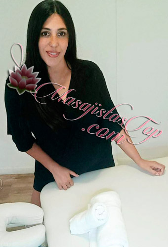 Ximena Masajista en Nordelta. Técnicas descontracturantes, relajantes, energizantes y sedativos en todo el cuerpo. Reflexología. Atención en mi consultorio con privacidad y protocolo de seguridad e higiene. Ambiente climatizado totalmente exclusivo. La sesión es sobre camilla. Servicio de ducha. Atención ambos sexos. Reserva de turnos. Masajistas en Nordelta Buenos Aires Argentina Masajes Masajistas Top