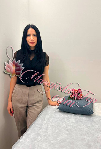 Yanina Masajista en Nuñez. Hola te invito a disfrutar una sesión de piedras calientes acompañado de masajes relajantes y descontracturantes para liberar tensiones. Te ofrezco un lugar cálido, higienizado y tranquilo. Regálate un momento de descanso y buenas energías, espero tu consulta. Servicio de ducha. Atención a ambos sexos. Reserva anticipada, turnos limitados. Masajistas en Nuñez Buenos Aires Argentina Masajes Masajistas Top