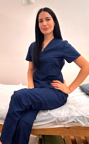 Yanina Masajista en Nuñez. Hola te invito a disfrutar una sesión de piedras calientes acompañado de masajes relajantes y descontracturantes para liberar tensiones. Te ofrezco un lugar cálido, higienizado y tranquilo. Regálate un momento de descanso y buenas energías, espero tu consulta. Servicio de ducha. Atención a ambos sexos. Reserva anticipada, turnos limitados. Masajistas en Nuñez Buenos Aires Argentina Masajes Masajistas Top