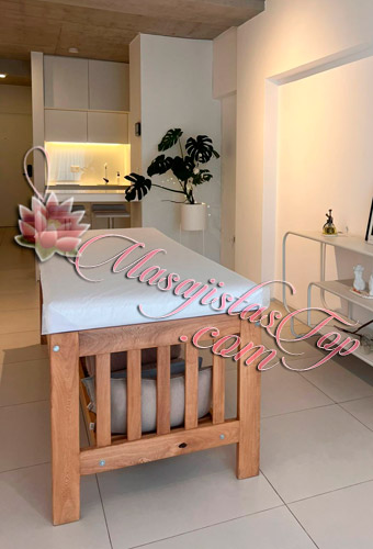 Andy Masajista Profesional Matriculada MM 110595 Realizo sesiones individuales de fisioterapia aplicada a las necesidades de cada persona. Masajes Descontracturante, deportivo y miorelajantes, antiestrés y reflexologia. Matriculada en Masaje tradicional tailandés en país de origen (técnicas de digitopresion manipulación de articulaciones y elongación) Solo domicilios y hoteles de turismo. Atención ambos sexos Masajistas en zona Recoleta Caba Buenos Aires Argentina Masajes. Masajistas Top