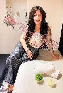 Dahiana Masajista en Belgrano. Masajes relajantes, descontracturantes, sedativos. Haz una pausa en tu rutina y regálate un momento de paz: mis masajes están diseñados para combatir contracturas, reducir el estrés y ayudarte a alcanzar un estado de relajación total y rejuvenecimiento. Servicio de ducha. Atención ambos sexos. Reserva de turnos. Masajistas en Belgrano Caba Buenos Aires Argentina Masajes Masajistas Top