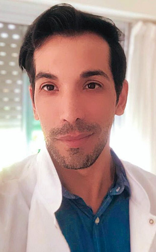 Pablo Masajista Profesional Masculino en Palermo. Masajes relajantes, descontracturantes y antiestrés. Ofrezco servicio de ducha con toallas limpias. Realizo servicios de estética: limpiezas de cutis, peeling, pedicuría. Servicio de ducha con toallas limpias. Domicilios y hoteles de turismo a coordinar. Atención ambos sexos. Reserva de turnos. Masajistas Masculinos Hombres en Palermo CABA Buenos Aires Argentina Masajes Masajistas Top