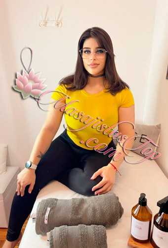 Rocio Masajista Matriculada en Microcentro. Terapeuta Matriculada. Mi especialidad son los masajes descontracturantes, relajantes, deportivos y antiestrés acompañados de elongación, culminando con un masaje muy relax. Trabajo sobre camilla o tatami. Tengo mi consultorio con todas las medidas de seguridad, higiene y privacidad. Brindo servicio de ducha, música relajante y ambiente climatizado. Solo atiendo en mi consultorio. Reserva de turnos. Masajes relax en Microcentro Caba Buenos Aires Argentina Masajes Masajistas Top