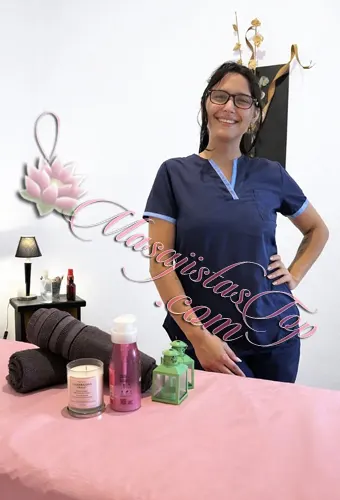 Ailen Masajista en Congreso. Tu cuerpo en equilibrio. Relajá tensiones, renová tu energía y sentite mejor. Atención personalizada. Tu bienestar es prioridad. Ofrezco masajes relajantes y descontracturantes, con la opción de piedras calientes, en un ambiente climatizado, cuidado y preparado para tu bienestar. Servicio de ducha, música suave y aromaterapia para una experiencia completa. También atención en hoteles de turismo. Atención ambos sexos. Reserva tu turno y regálate un momento para vos. Masajista en Congreso Caba Buenos Aires Argentina Masajes Masajistas Top