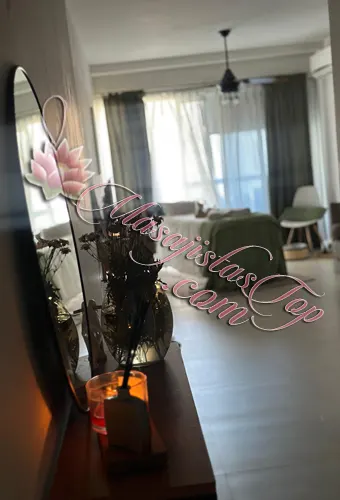 Emilin Profesional Matriculada y Terapeuta Thai en Villa Luro. Relajación y Bienestar. Te ofrezco sesiones personalizadas de masaje en mi cálido consultorio privado. Un espacio acogedor y relajante diseñado para que te sientas a gusto y dejes atrás el estrés. ¡Ven y disfruta de una experiencia de bienestar única! Masaje Relajante: para calmar la mente y el cuerpo Deportivo: para aliviar el dolor muscular y mejorar la flexibilidad Descontracturante: para aliviar la tensión muscular y el dolor Masaje de Tejido Profundo: para aliviar el dolor y la tensión muscular profunda Aromaterapia: para promover la relajación y el bienestar con aceites esenciales Reserva de turnos. Masajes en Villa Luro Caba Buenos Aires Argentina Masajes Masajistas Top