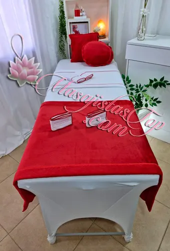 Lupe Masajista en San Isidro. Esteticista Profesional Matriculada Nº 12-1353-47-314 Técnicas integrales relajantes, descontracturantes, sedativos, energizantes y antiestrés en todo el cuerpo. En camilla o tatami. Estética corporal. Manicuria. Depilación. Reflexología. Consultorio particular confortable, en un ambiente ideal y con todas las comodidades para que puedas lograr una total relajación. Atención ambos sexos. También atención en hoteles de turismo 5 estrellas. Solo con reserva previa de turnos. Masajistas en San Isidro Buenos Aires Argentina Masajistas Top