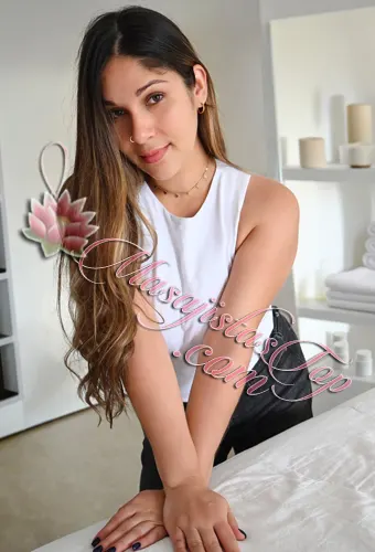 Sofia Masajista Relax en Villa Crespo. Ofrezco masajes descontracturantes, relajantes, sedativos, deportivo. Reflexologia. Atencion en mi lugar prticular perfectamente ambientado para tu mayor confort. Atención ambos sexos.Reserva de turnos. Masaje Relajante y Descontracturante en Villa Crespo Buenos Aires Argentina Masajes Masajistas Top