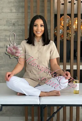 Bel Masajista en ⁠Nuñez. Te invito a vivir una sesión con técnicas descontracturantes, relajantes y sedativos. Ideal para que vengas a desconectar, disfrutar y pasar un buen momento. Espacio pensado para brindar una experiencia cómoda y sin interrupciones. Ambiente cálido y atención dedicada. Domicilios y Hoteles de turismo. Servicio de ducha. Reserva de turnos. Masajistas en Nuñez Caba Buenos Aires Argentina Masajistas Top