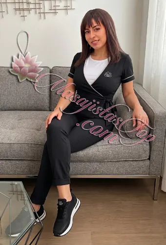 Gia Masajista en Recoleta. Hola soy Gia, te ofrezco mis servicios con distintas técnicas, relajantes, descontracturantes, sedativos y antiestrés. Vive una experiencia inolvidable. Te mereces un momento de relajación absoluta. Déjate sorprender y disfruta de una experiencia única donde el confort y el descanso serán tus mejores aliados. Te recibo en mi lugar particular tranquilo, discreto y reservado. Masajistas en Recoleta Caba Buenos Aires Argentina Masajistas Top
