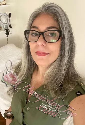 Nati Masajista en Caballito. Hola, soy Nati cosmiatra y masajista, un gusto saludarte. Me especializo en tratamientos de masajes faciales y corporales. Ofrezco servicios de masajes relajantes, descontracturantes, drenaje linfático, facial, corporal y más. Te invito a regalarte un momento y disfruta, combinando diferentes técnicas de masajes. Atención solo en mi espacio particular con ambiente climatizado. Atención ambos sexos. Es necesario reservar una cita previa en el día. Masajistas en zona Caballito Caba Buenos Aires Argentina Masajes Masajistas Top