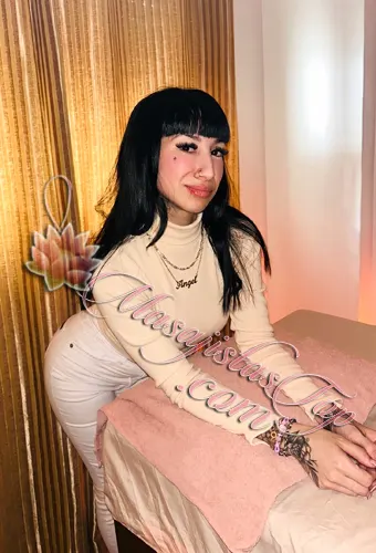 Angie Masajista en ⁠Almagro. Un gusto y un placer que estés interesado en mi perfil. Mis servicios: soy especialista en técnicas relajantes, descontracturantes, circulatorios y sedativos en cuerpo completo. Te recibo en mi espacio súper tranquilo, privado, acorde y climatizado para la sesión. Otros servicios o terapias que no están detallados, pregúntame en la sesión. Espero tu visita. Ofrezco servicio de café o té para antes y/o luego de la sesión. Servicio de ducha para antes y/o luego de la sesión. Atención a ambos sexos. Hoteles de turista. Reserva de turnos. Masajistas en Almagro Caba Buenos Aires Argentina Masajistas Top