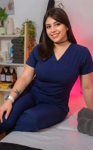 Rocio Masajista Matriculada en Belgrano. Terapeuta Matriculada. Mi especialidad son los masajes descontracturantes, relajantes, deportivos y antiestrés acompañados de elongación, culminando con un masaje muy relax. Trabajo sobre camilla o tatami. Tengo mi consultorio con todas las medidas de seguridad, higiene y privacidad. Brindo servicio de ducha, música relajante y ambiente climatizado. Solo atiendo en mi consultorio. Reserva de turnos. Masajes relax en Belgrano Caba Buenos Aires Argentina Masajes Masajistas Top