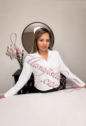 Ambar Masajista en Belgrano. Olvídate del mundo exterior y déjate llevar por unas manos expertas que dominan el arte del bienestar. Mis habilidades están diseñadas para transformar tu día. Mis técnicas son: descontracturante, relajante, deportivo y sedativo. Drenaje linfático, maderoterapia y reflexología. Servicio estéticos. Realizo laminado de cejas, lifting de pestañas. Atención 100% personalizada gabinete privado, climatizado con aromaterapia y música relajante. Servicio de ducha. Atención a ambos sexos. También en hoteles de turismo. Con reserva de turnos. Masajes Relax en Palermo Caba Buenos Aires Argentina Masajistas Top