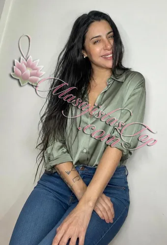 Camila Masajista en Recoleta. Técnicas Profesiones descontracturantes, relajantes, antiestrés de pies a cervical. Hot Stones. Sobre camilla profesional, con cremas y aceites neutros. Música funcional. Servicio de ducha. Atención ambos sexos. Atención en hoteles de turismo. Con reserva previa de turnos. Masajista en Recoleta Caba Buenos Aires Argentina Masajes Masajistas Top